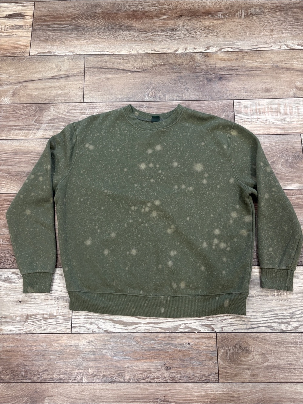 NWT Wild Fable Bleach Splattered Crewneck Sweatshirt Green XS